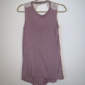 Chloe K - women’s lace tank - size L